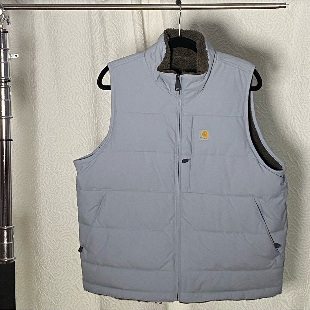 Carhartt warm, water resistant reversible vest in great condition